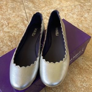 Vaneli Silver flats